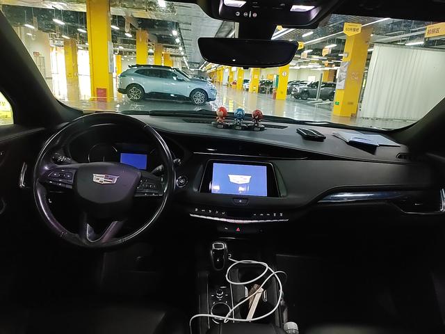 Cadillac XT4 2018 thumb 3