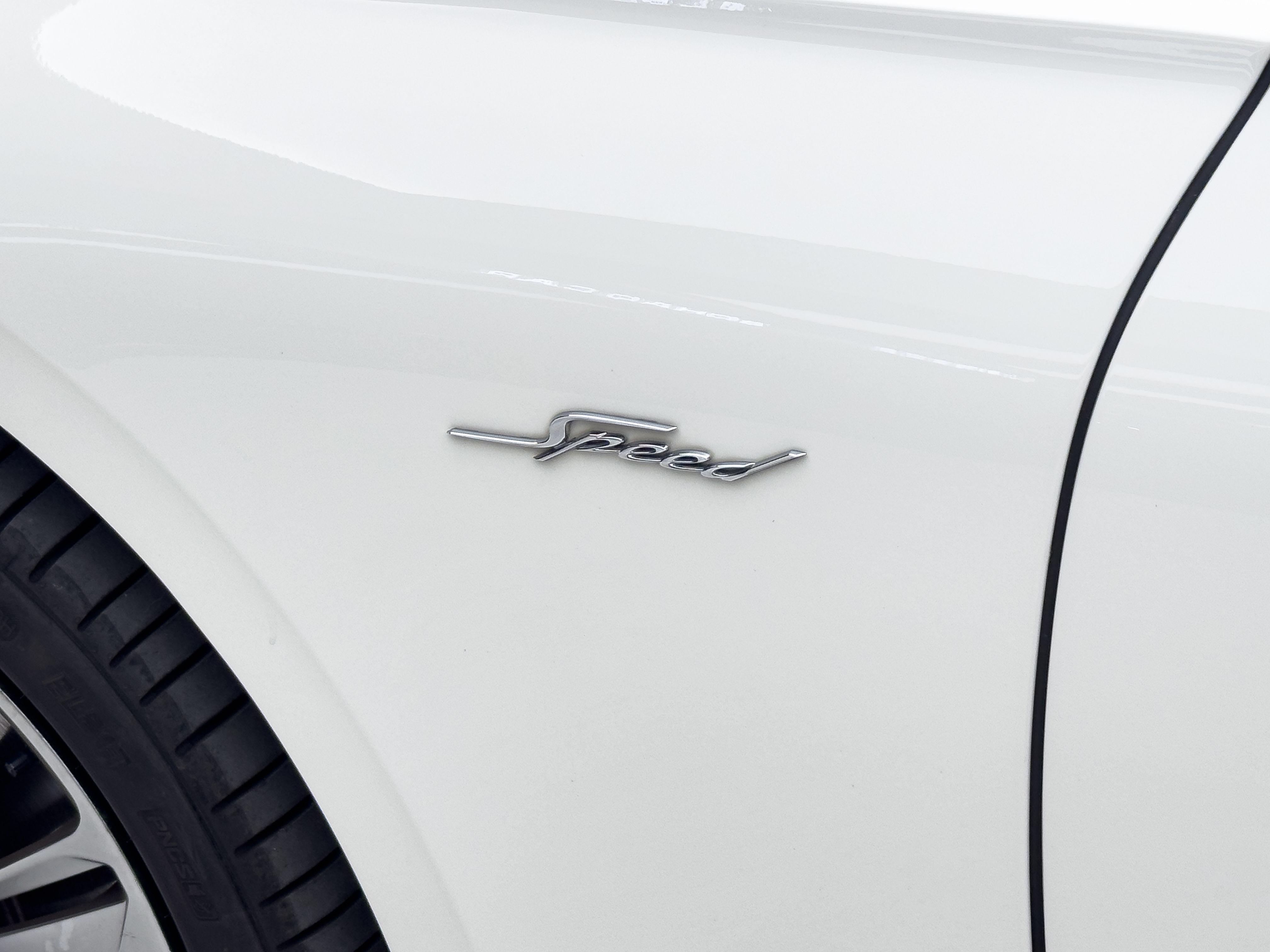 Bentley PHEV 2025 thumb 8