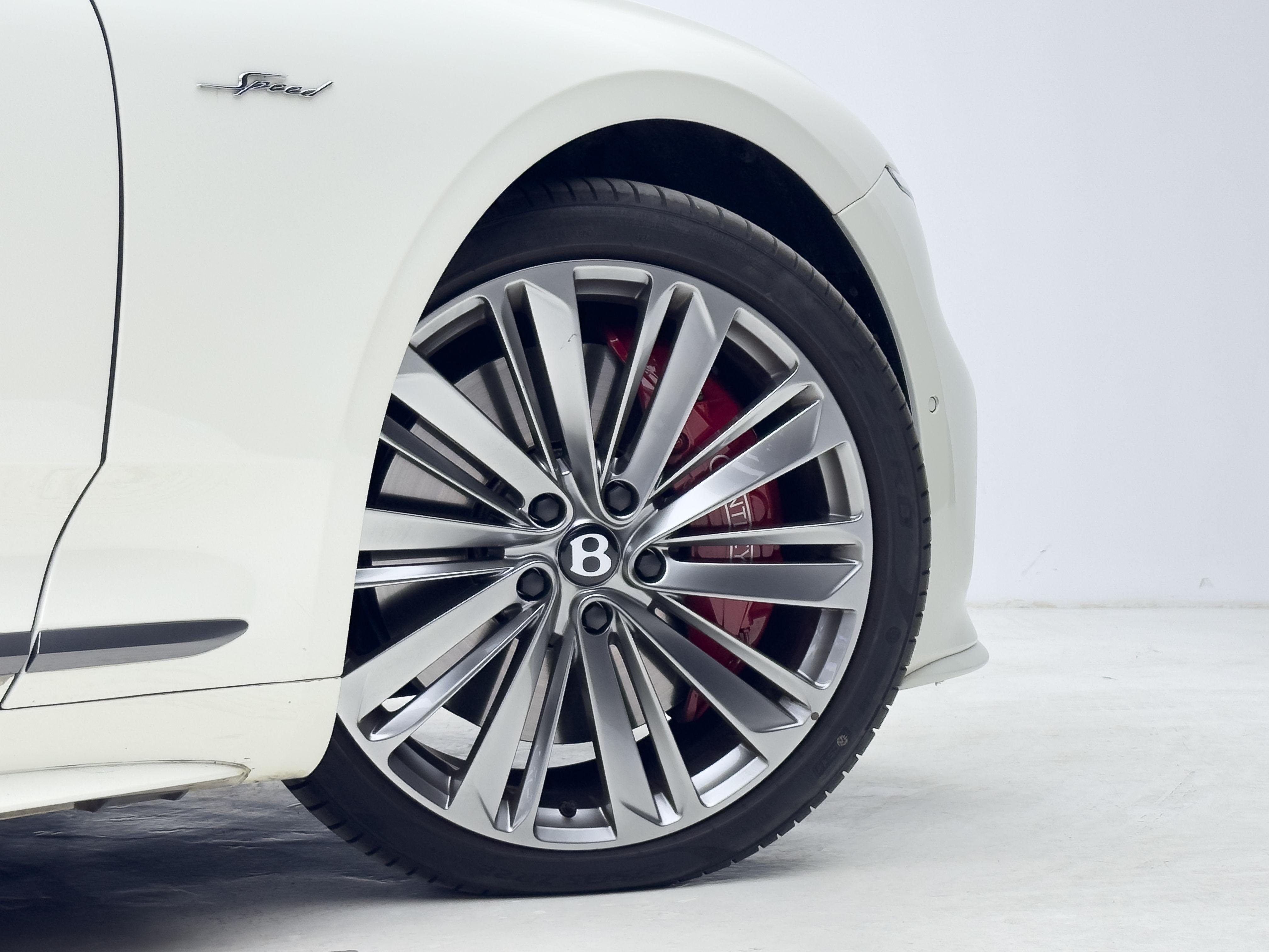Bentley PHEV 2025 thumb 9