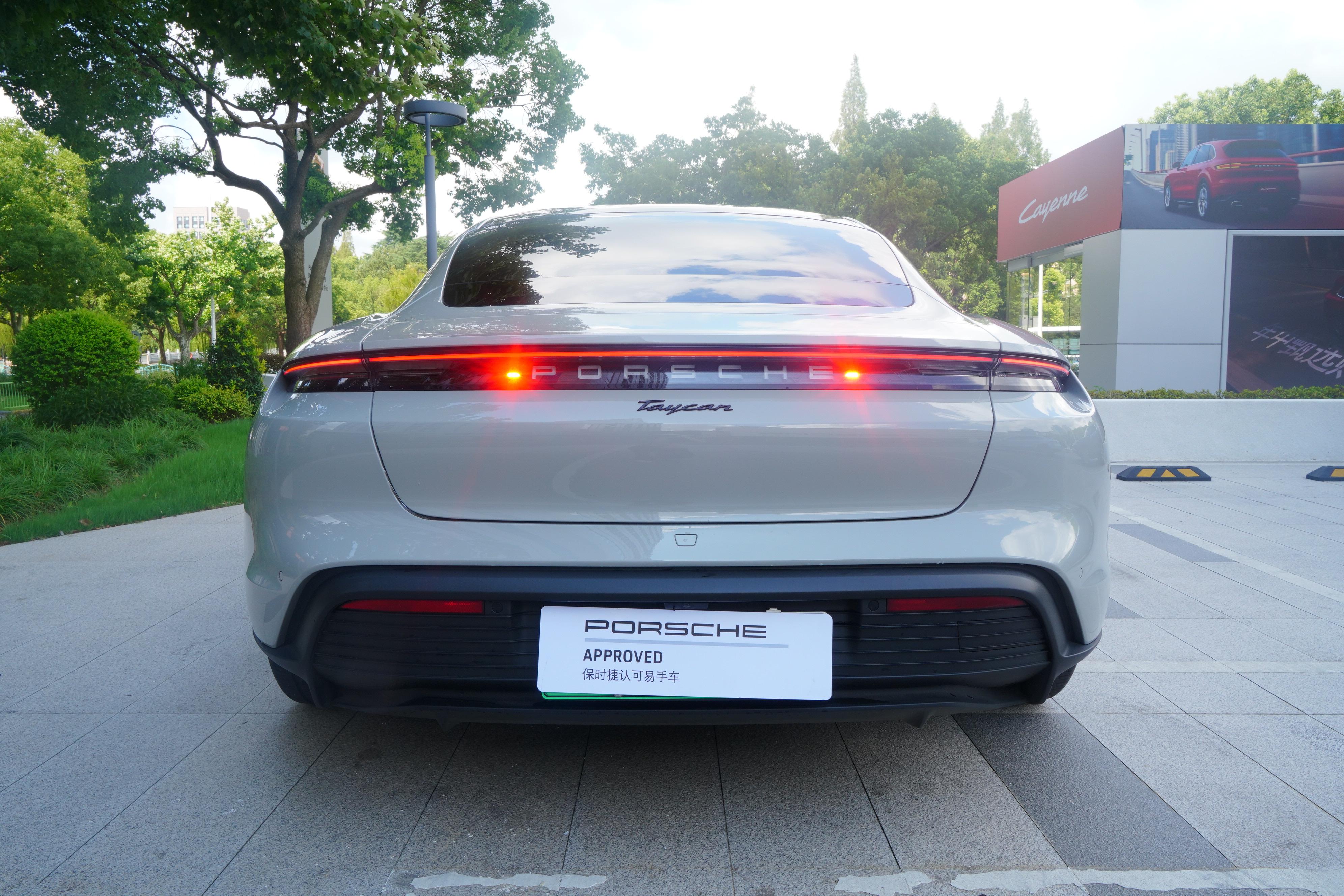 Porsche Taycan 2022 thumb 4