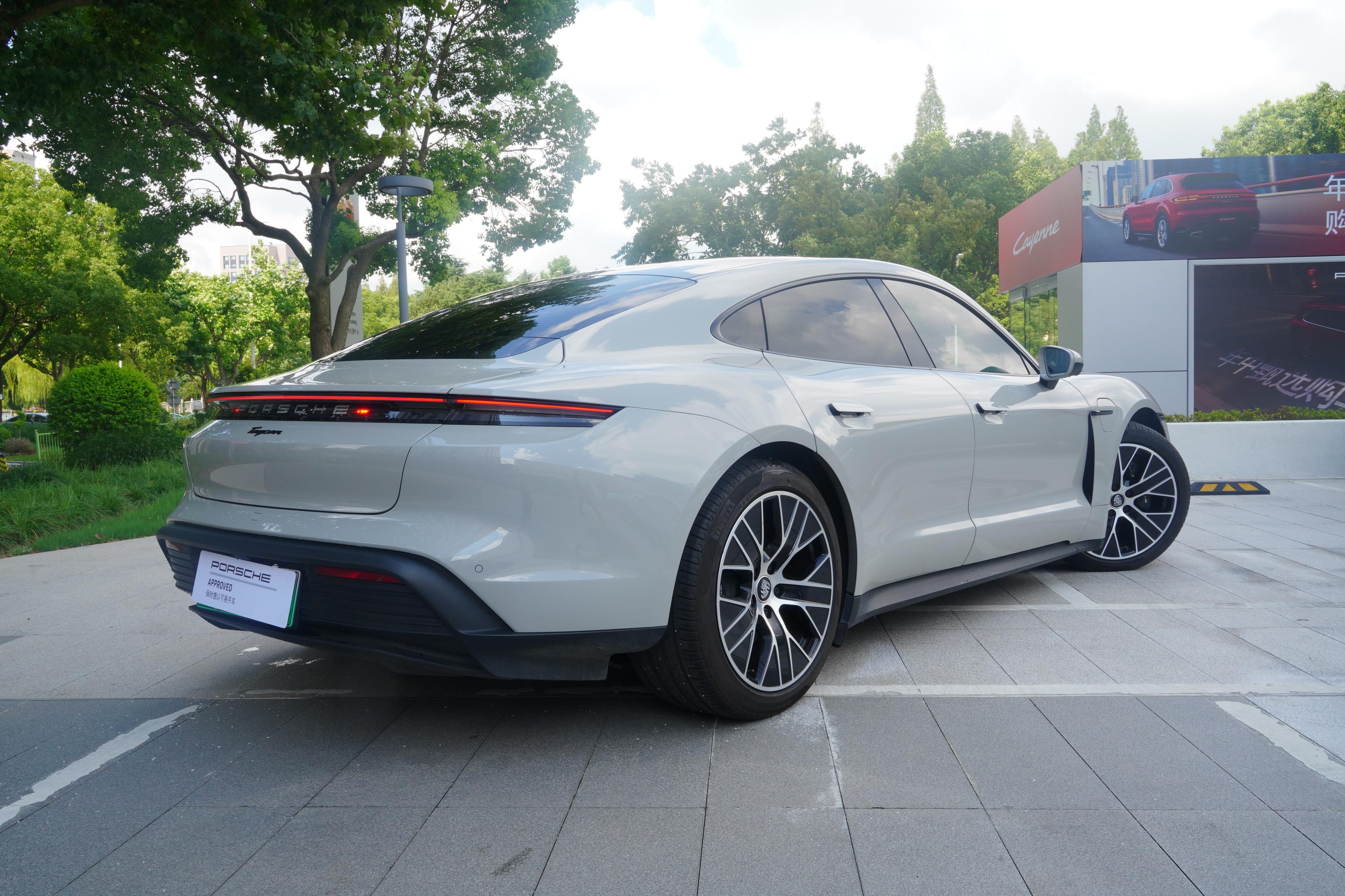Porsche Taycan 2022 thumb 5