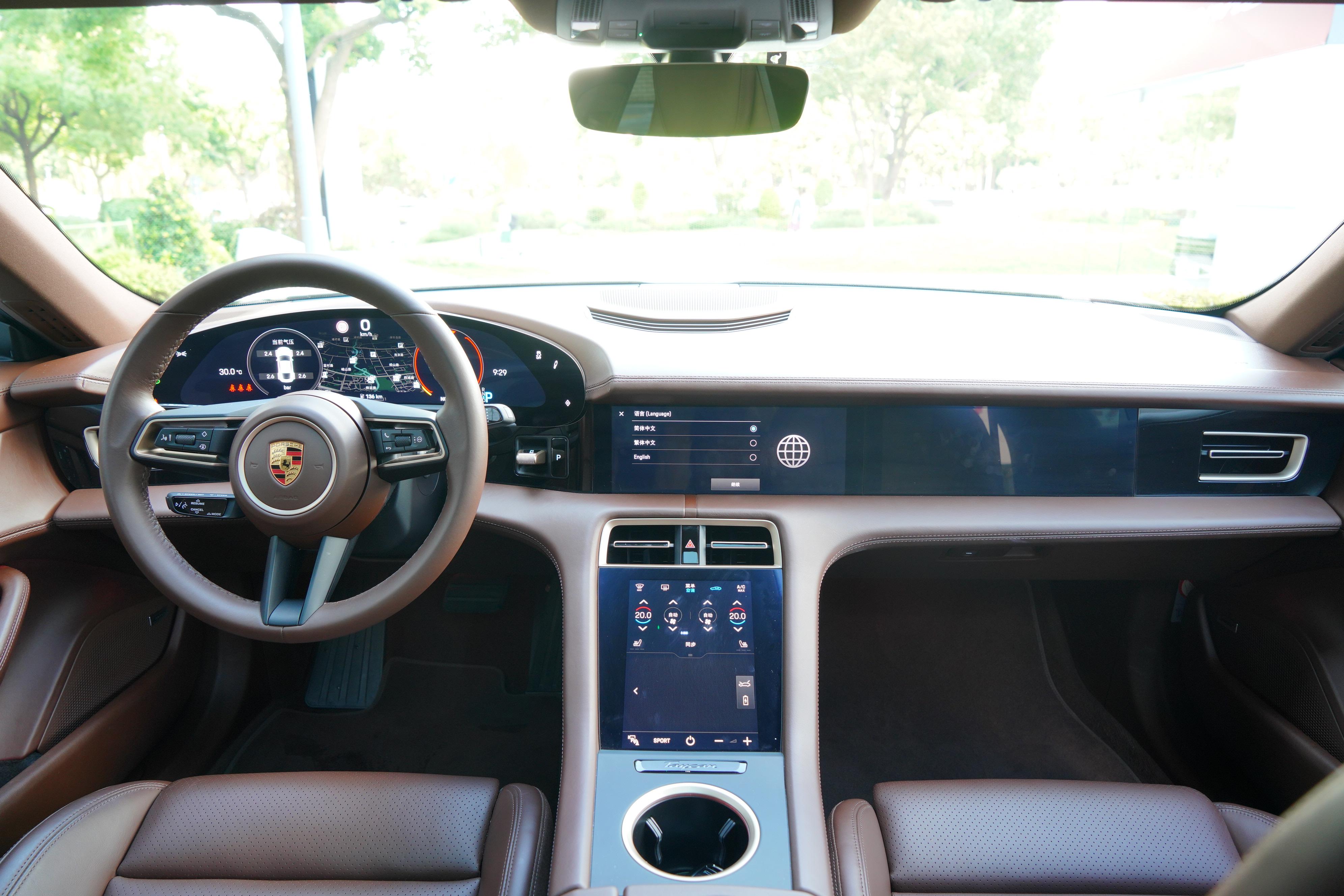 Porsche Taycan 2022 thumb 9