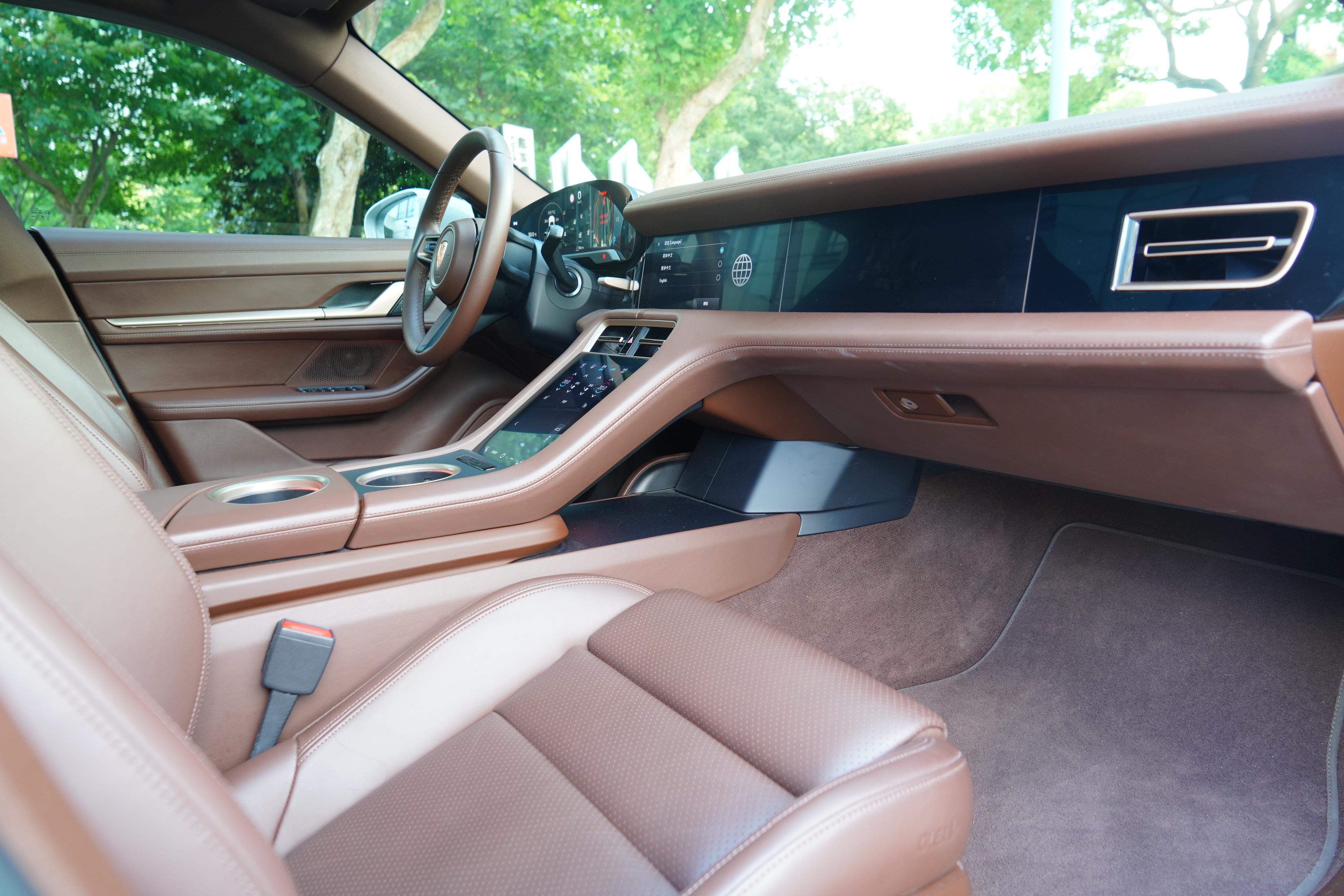 Porsche Taycan 2022 thumb 12