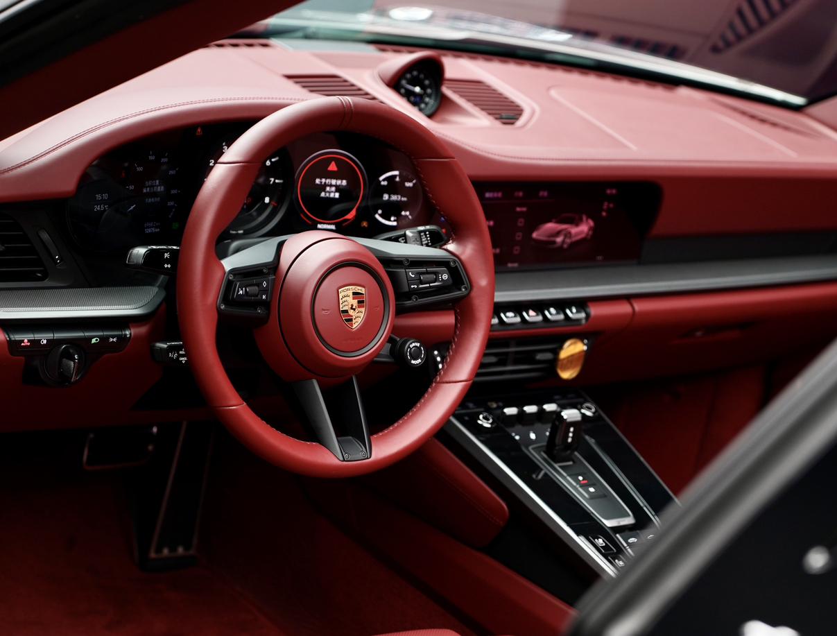 Porsche 911 2022 thumb 11