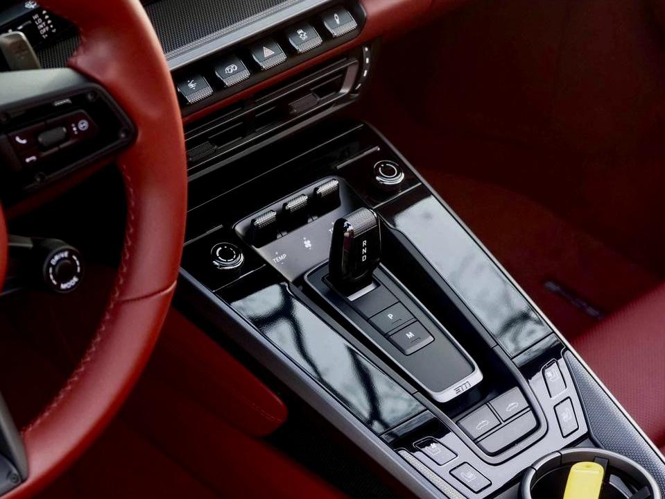 Porsche 911 2022 thumb 12