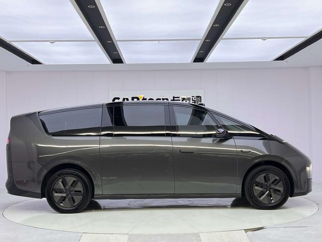 Lixiang (Li Auto) Mega 2024 thumb 6
