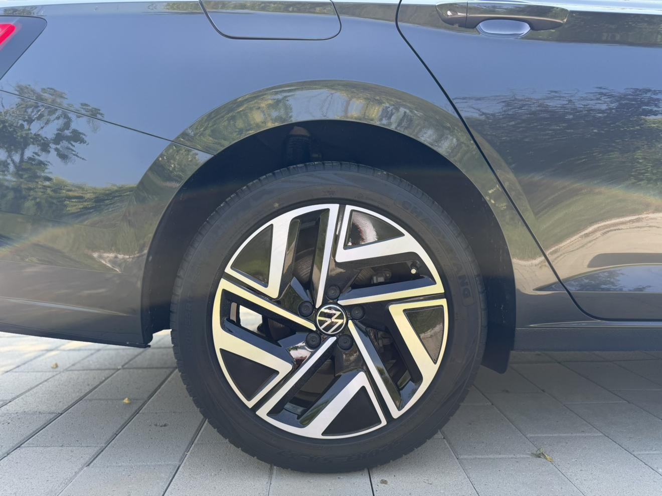 Volkswagen Sagitar 2023 thumb 2