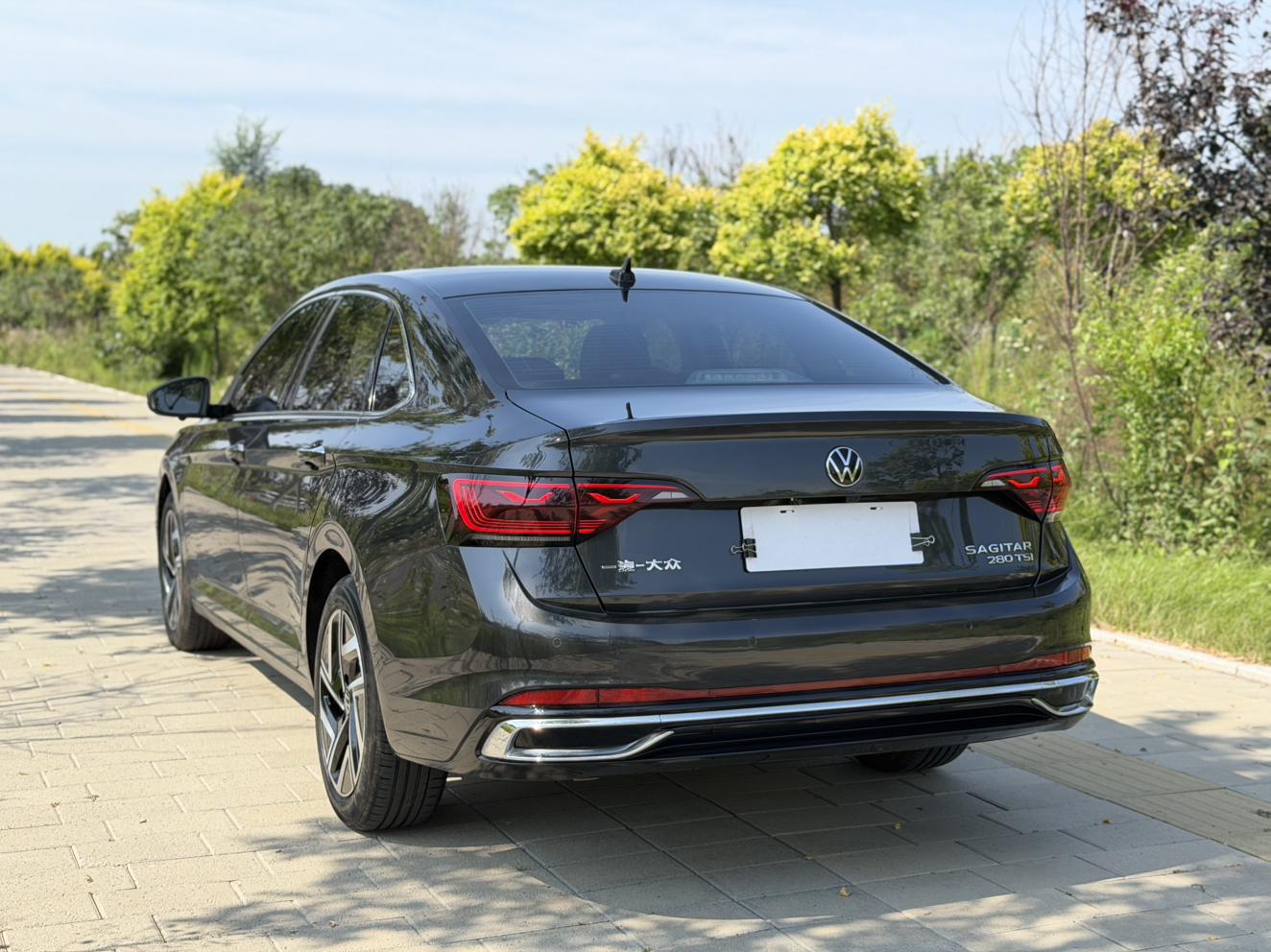 Volkswagen Sagitar 2023 thumb 3
