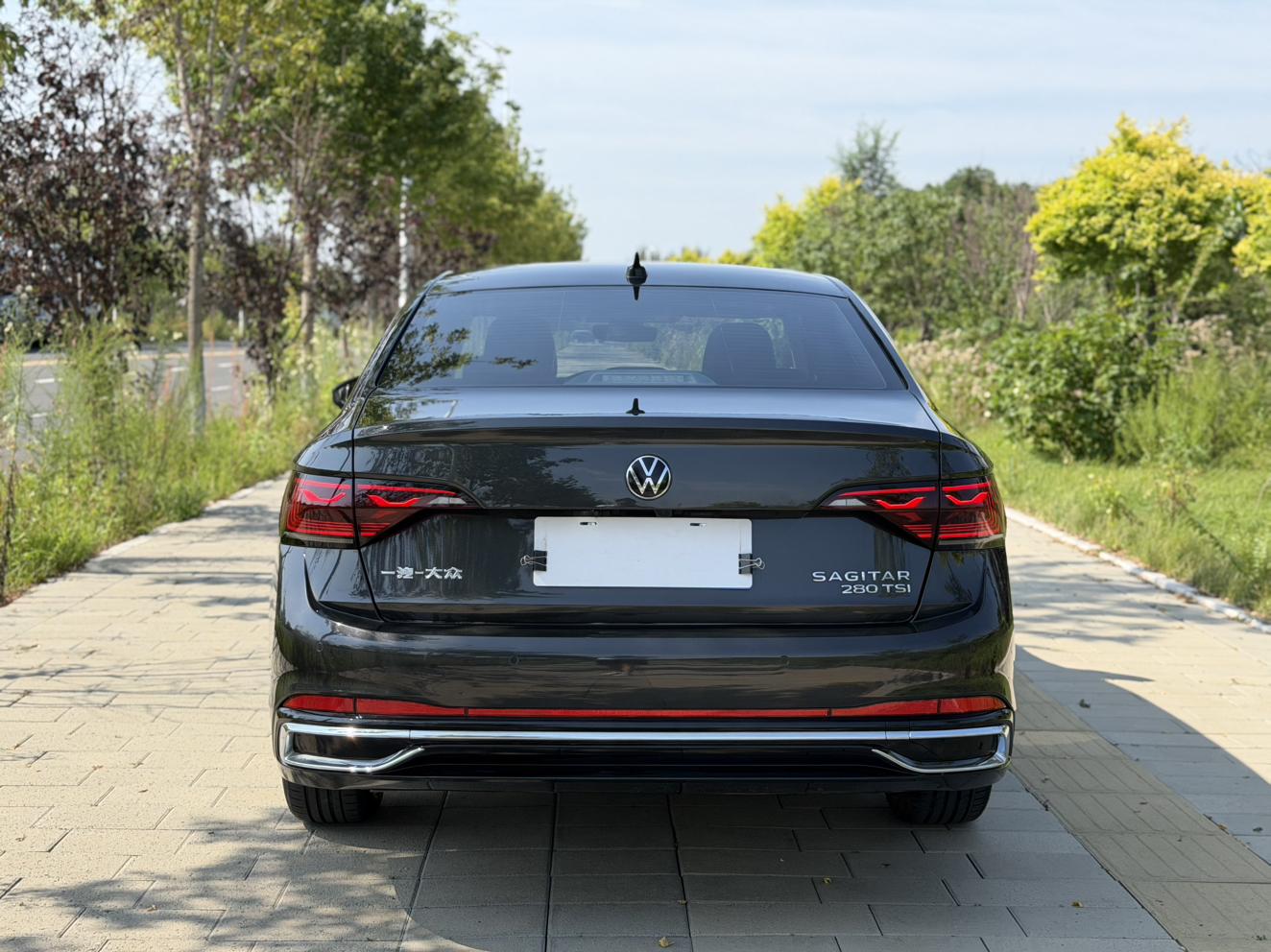 Volkswagen Sagitar 2023 thumb 4