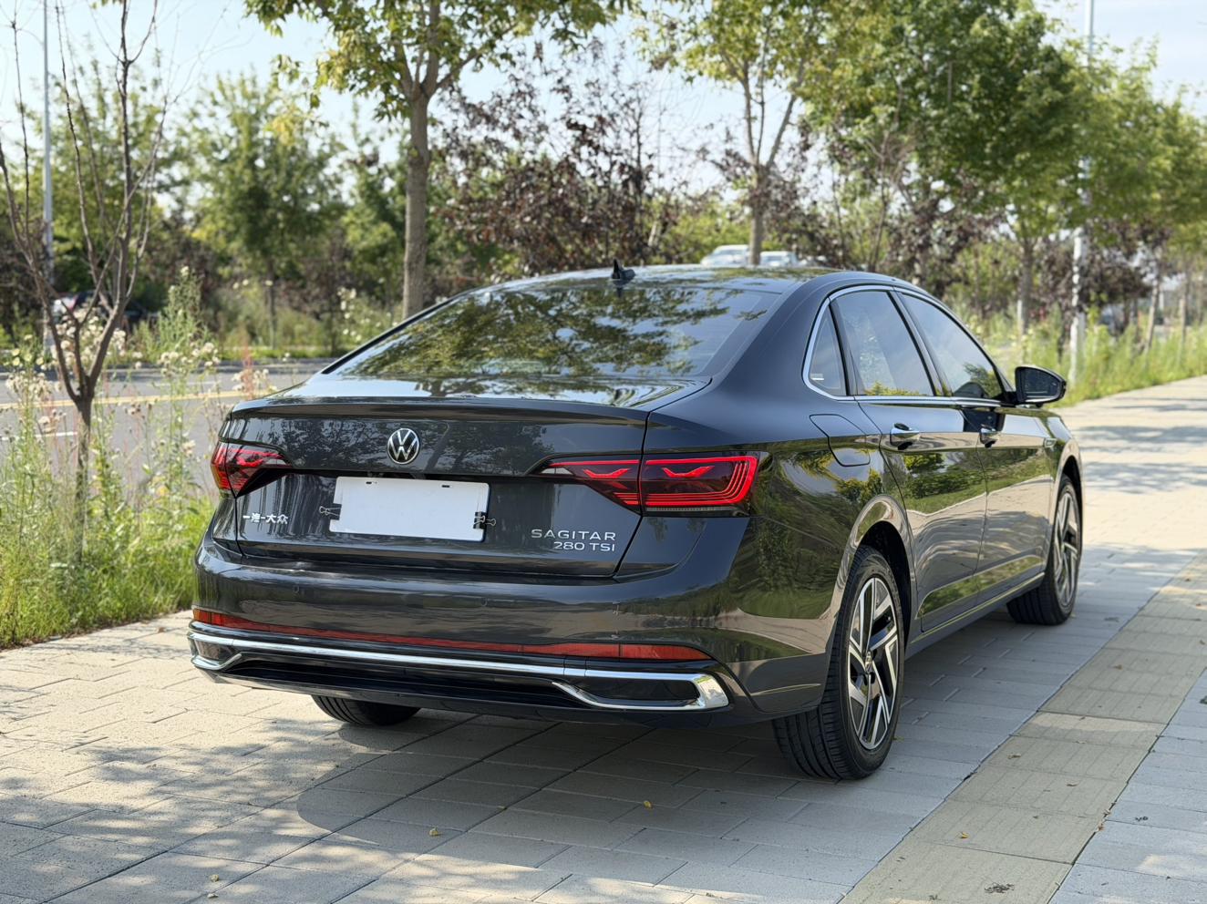 Volkswagen Sagitar 2023 thumb 5