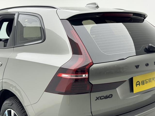 Volvo XC60 2023 thumb 11