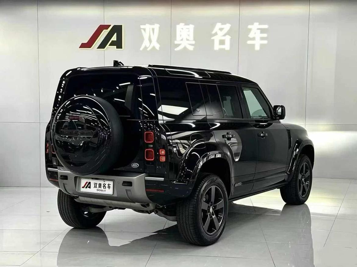 Land Rover Defender 2024 thumb 4