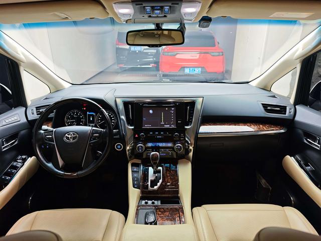 Toyota Alphard 2018 thumb 6
