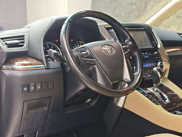 Toyota Alphard 2018 thumb 12