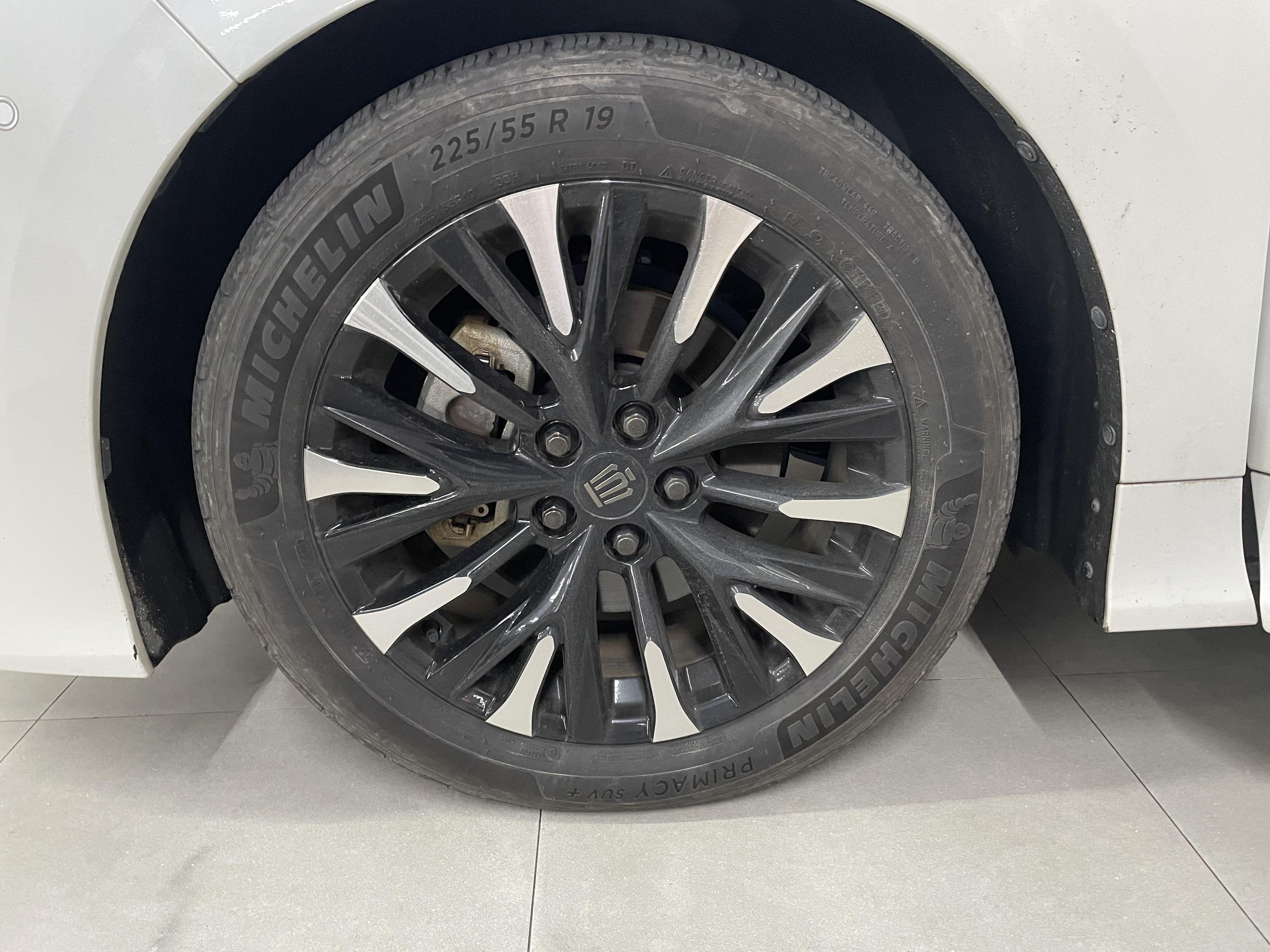 Toyota Vellfire 2023 thumb 5
