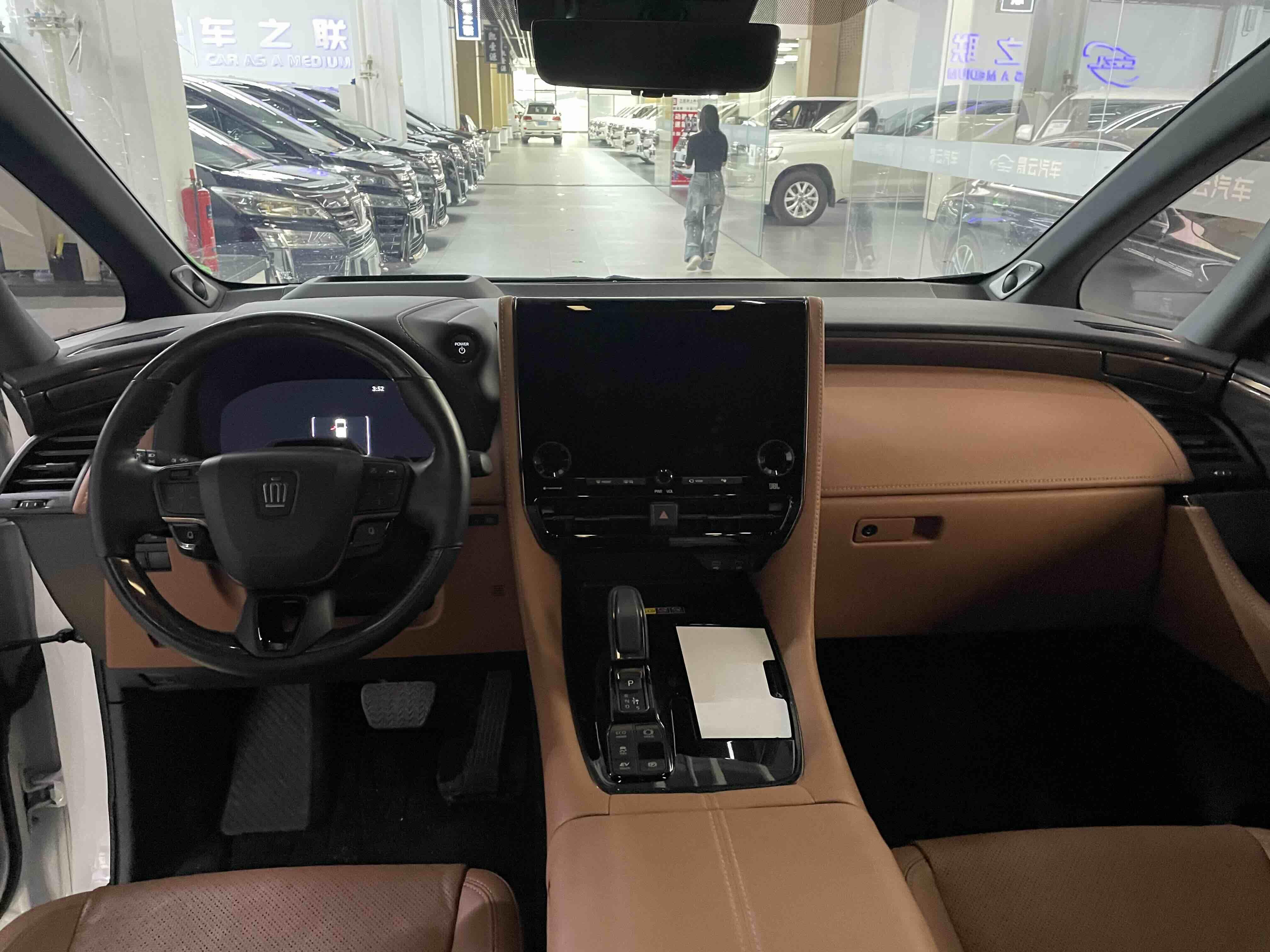 Toyota Vellfire 2023 thumb 7