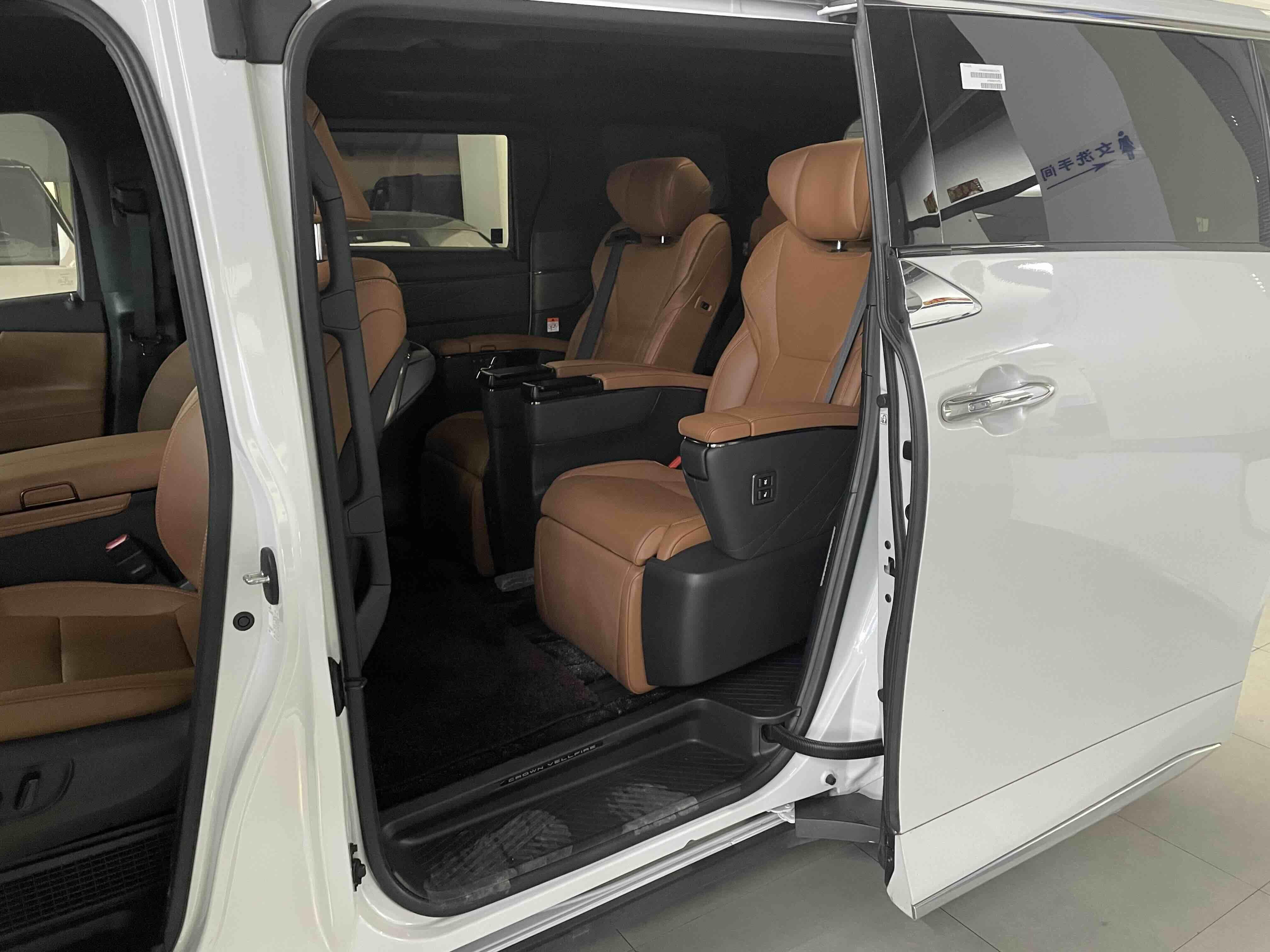 Toyota Vellfire 2023 thumb 10