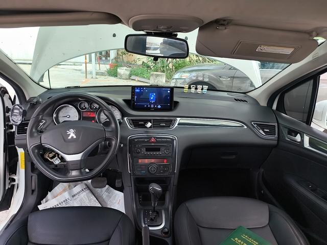 Peugeot 308 2013 thumb 4