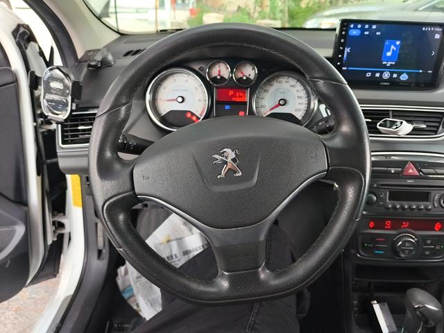 Peugeot 308 2013 thumb 6