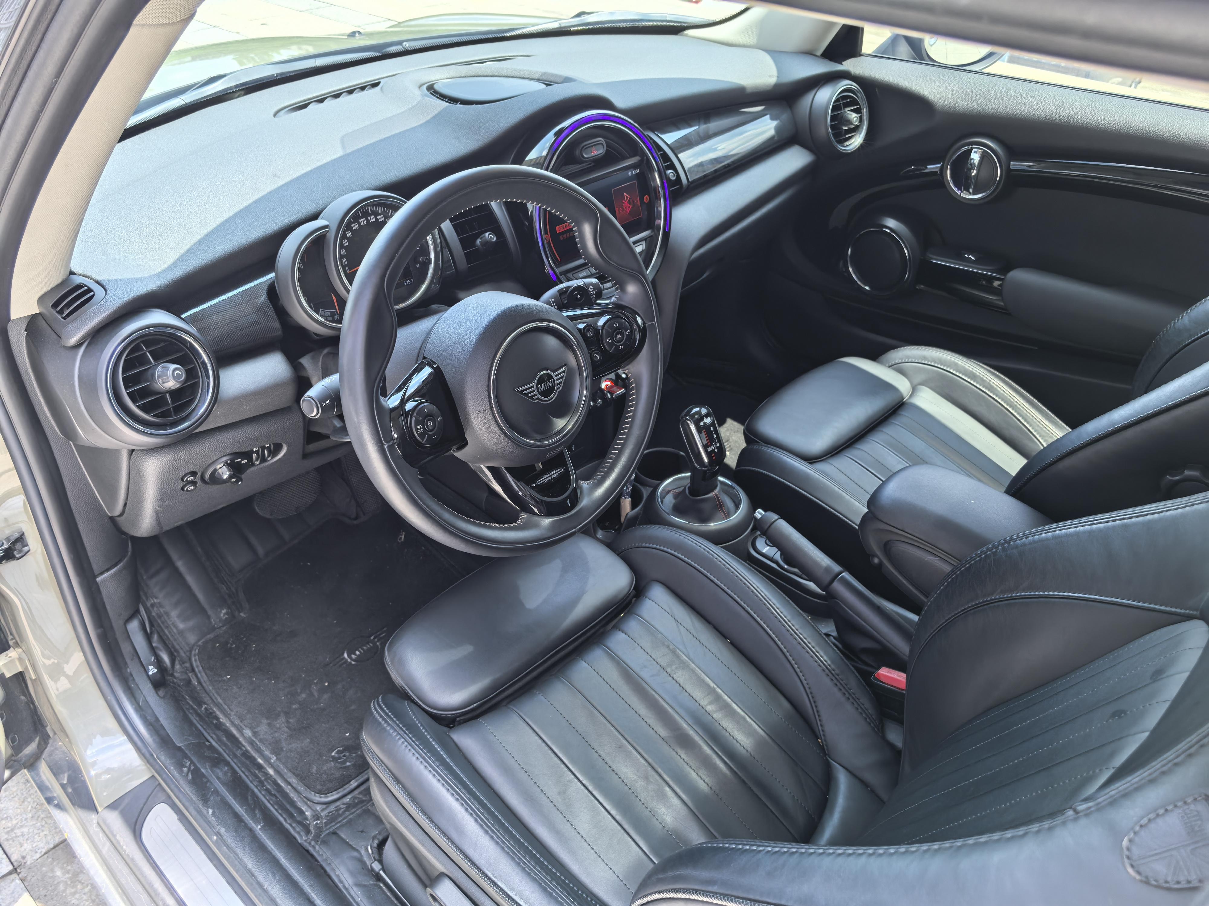 Mini Hatch 2019 thumb 9