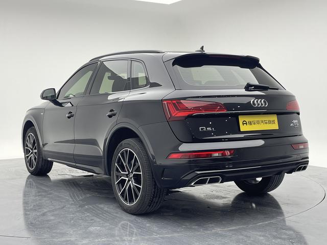 Audi Q5 2023 thumb 3