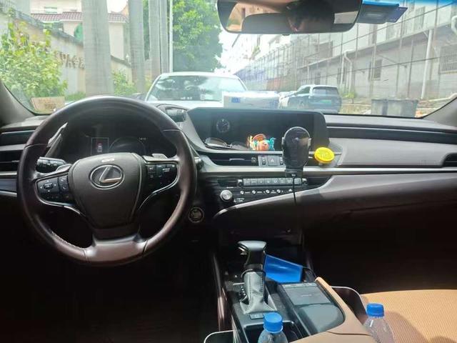 Lexus ES 2020 thumb 8