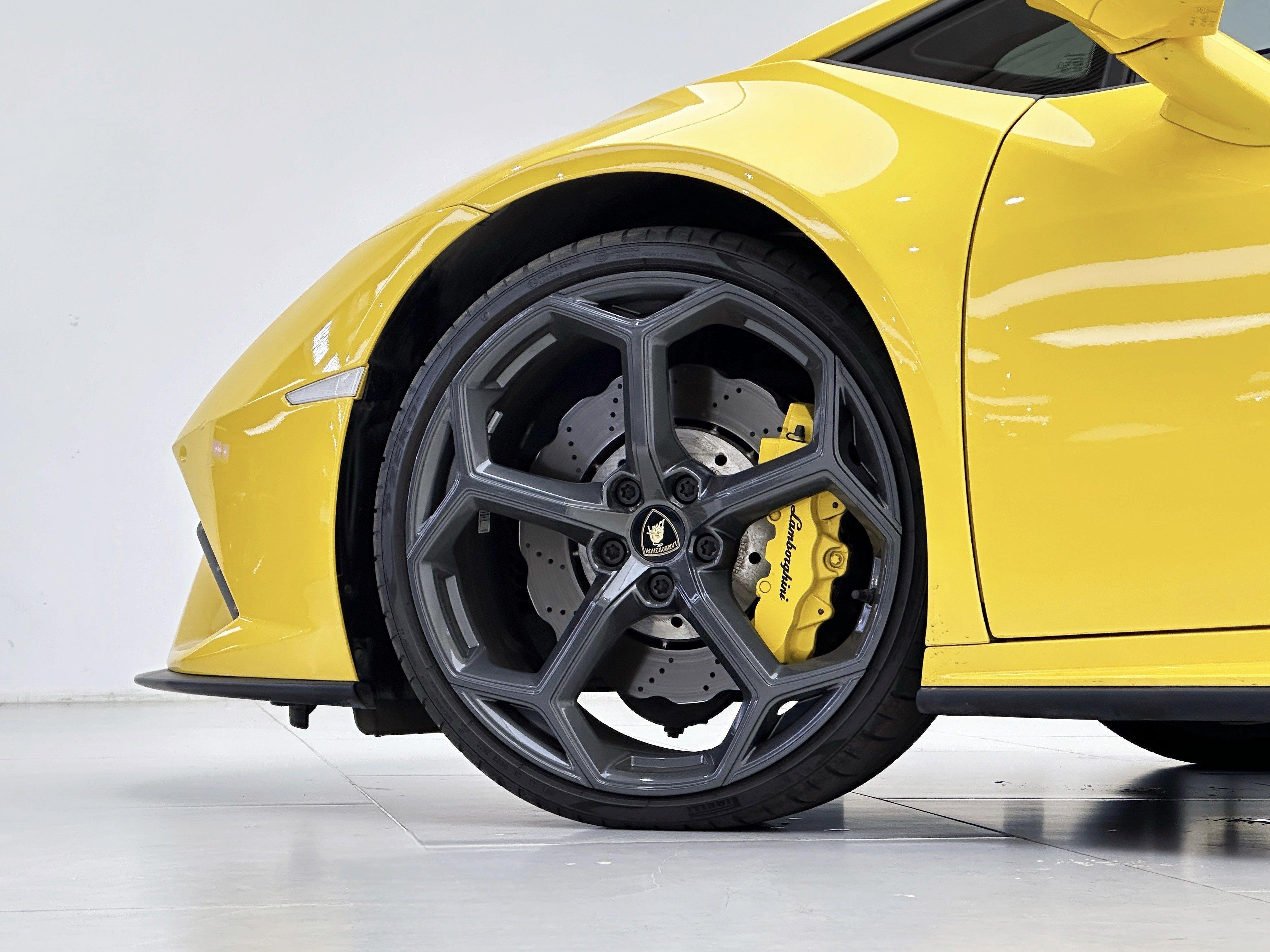 Lamborghini Huracán 2020 thumb 8