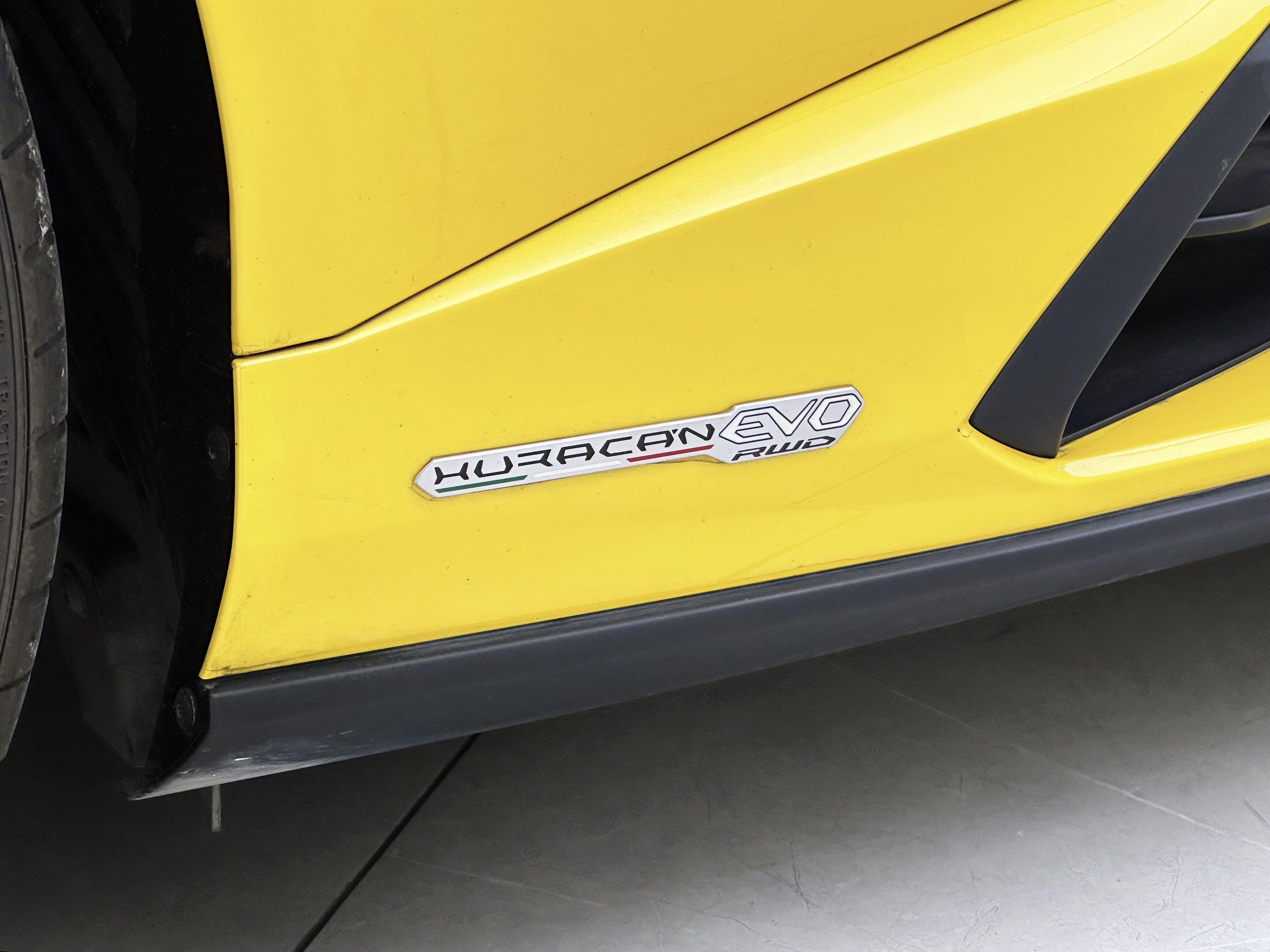 Lamborghini Huracán 2020 thumb 12
