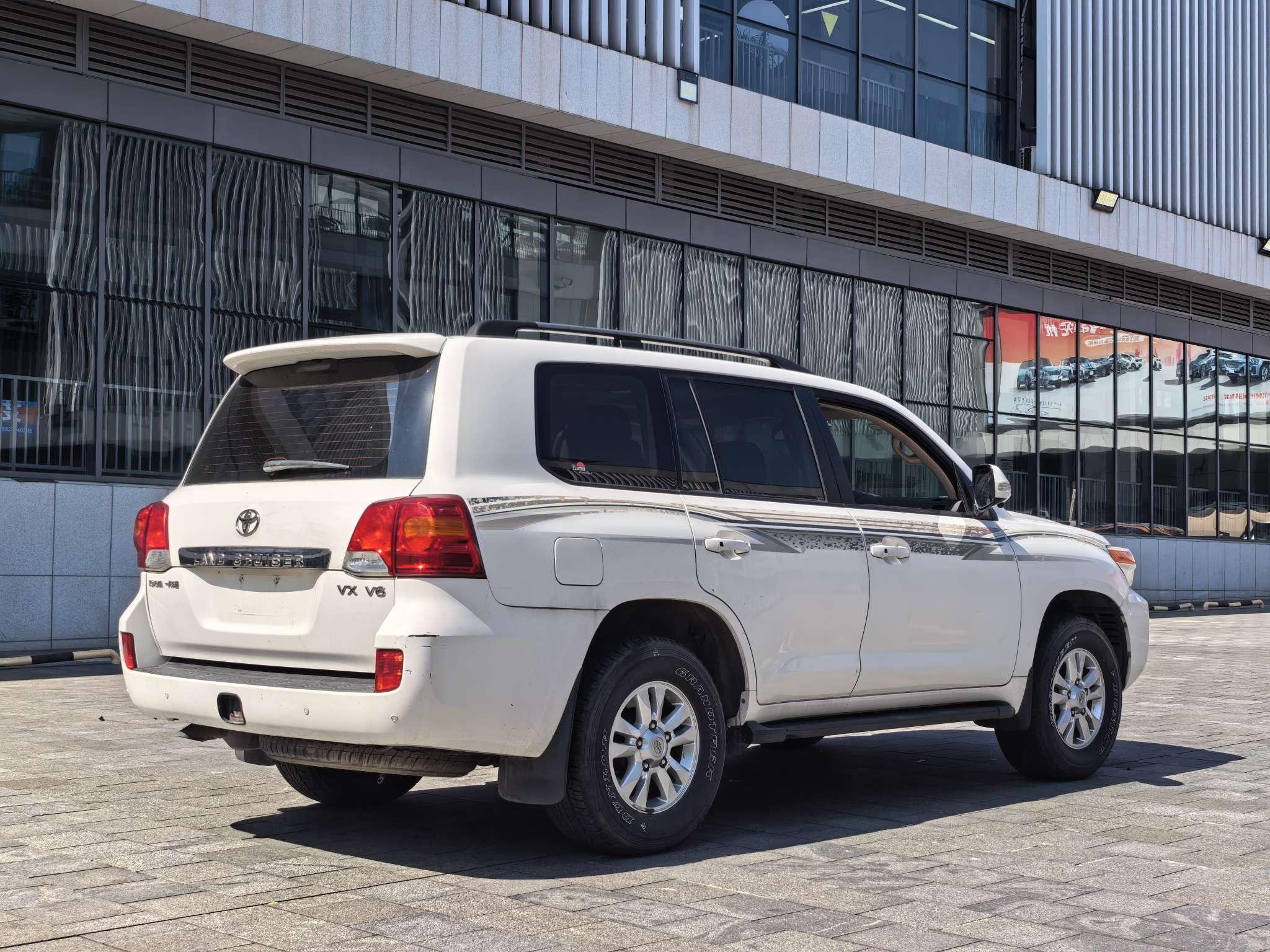 Toyota Lan De Ku Lu Ze 2012 thumb 5