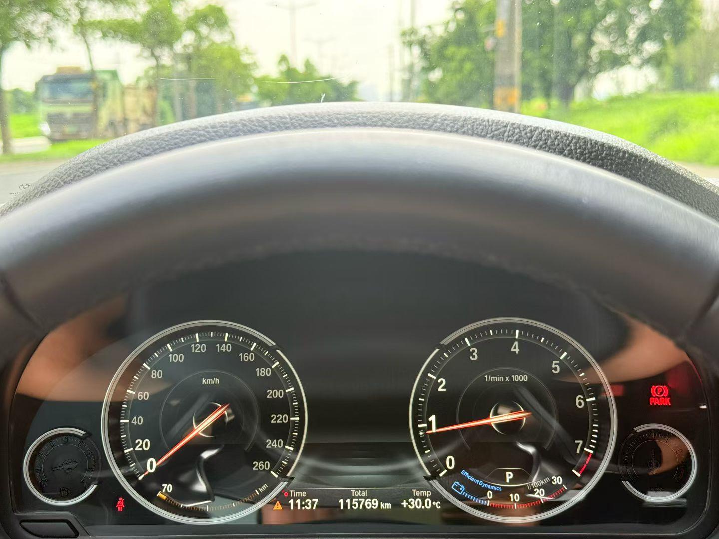 BMW 5 серии 2017 thumb 8