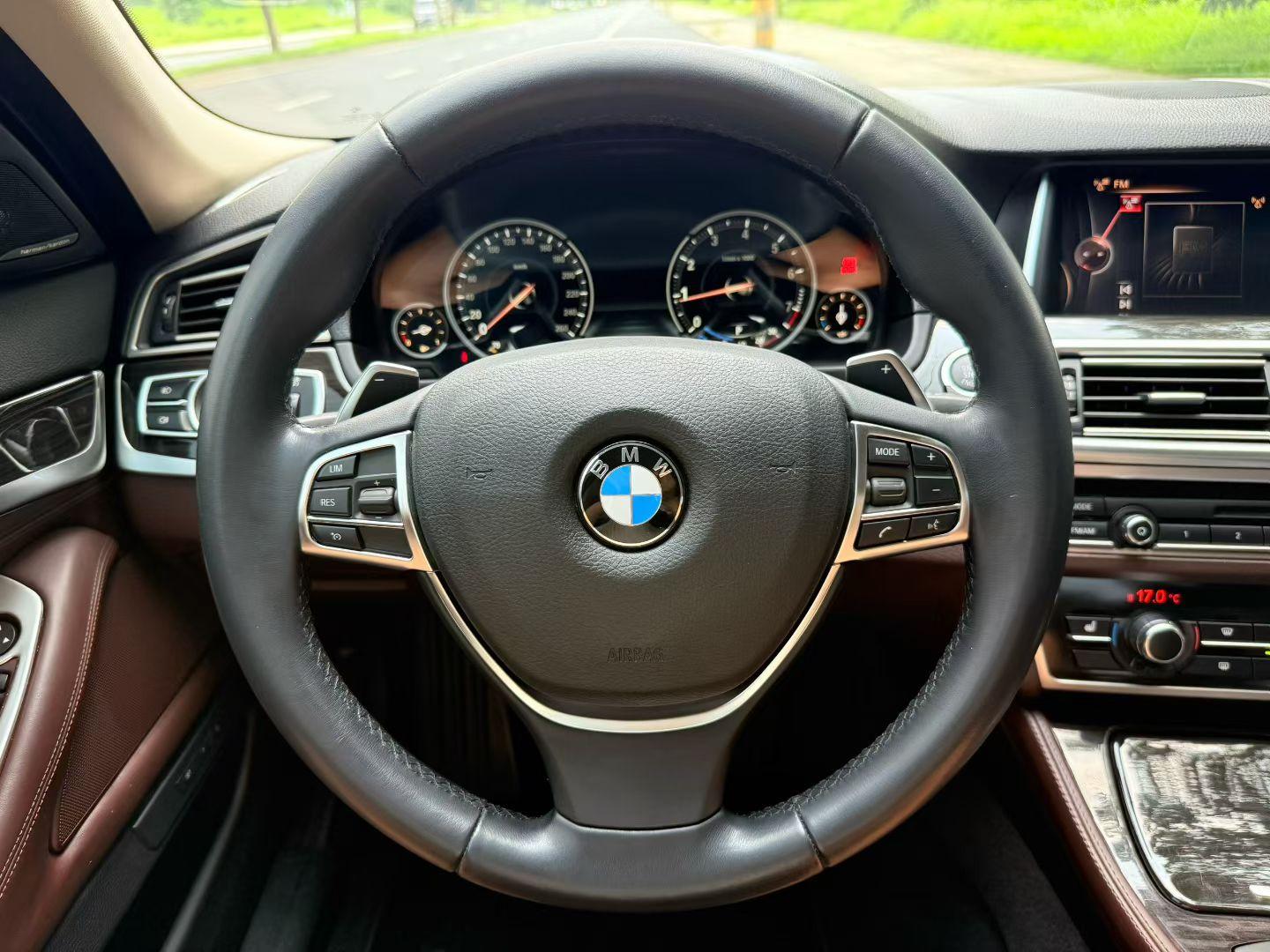 BMW 5 серии 2017 thumb 9