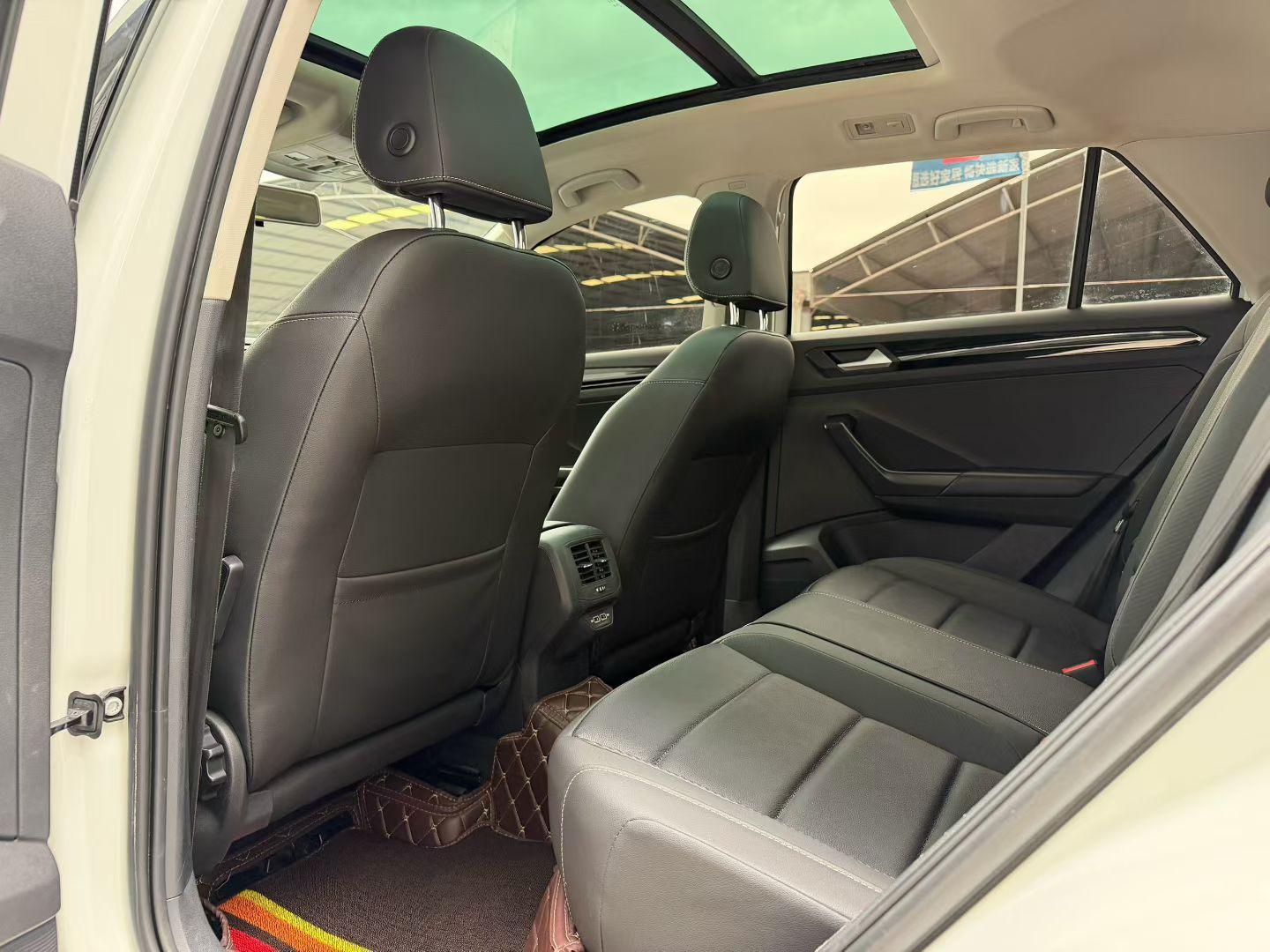 Volkswagen T-Roc 2020 thumb 8