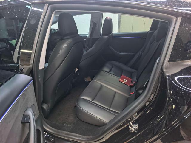 Tesla Model 3 2023 thumb 7