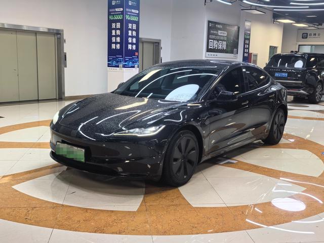 Tesla Model 3 2023 thumb 8