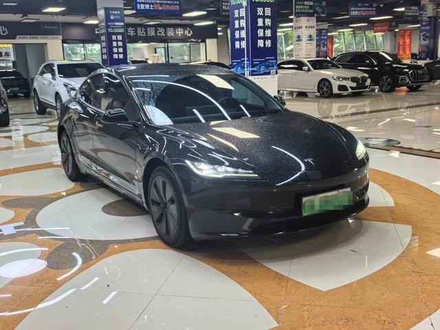 Tesla Model 3 2023 thumb 9