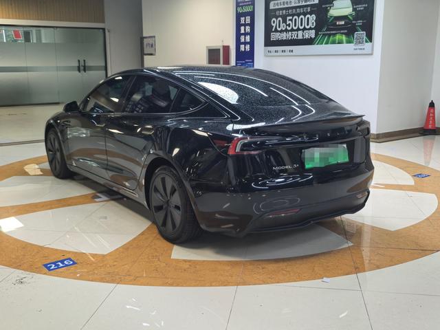 Tesla Model 3 2023 thumb 10