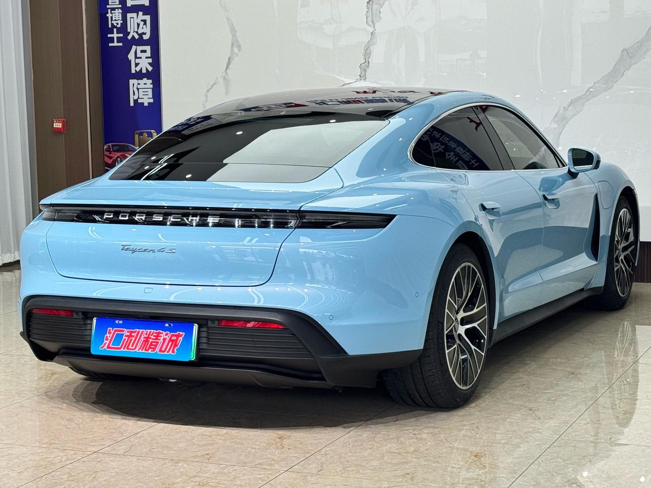 Porsche Taycan 2019 thumb 4