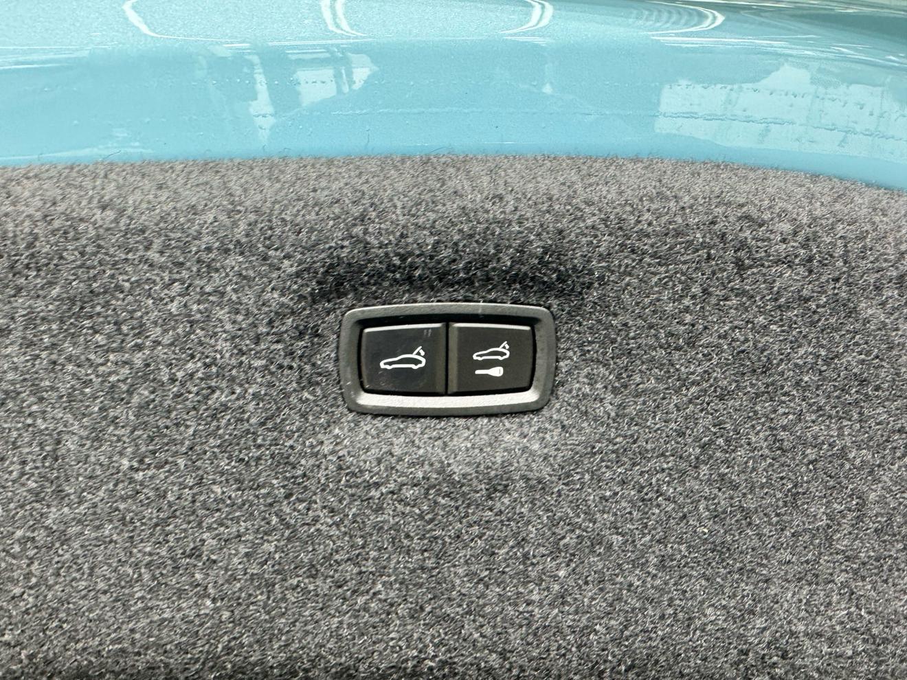 Porsche Taycan 2019 thumb 9
