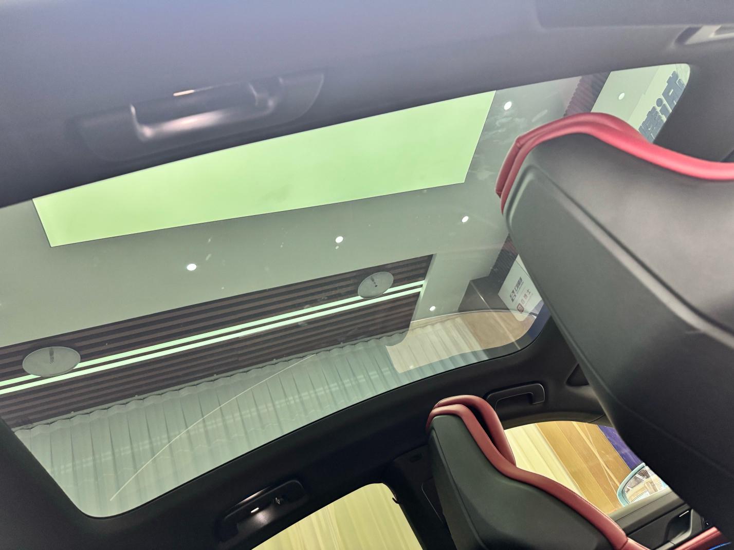 Porsche Taycan 2019 thumb 10