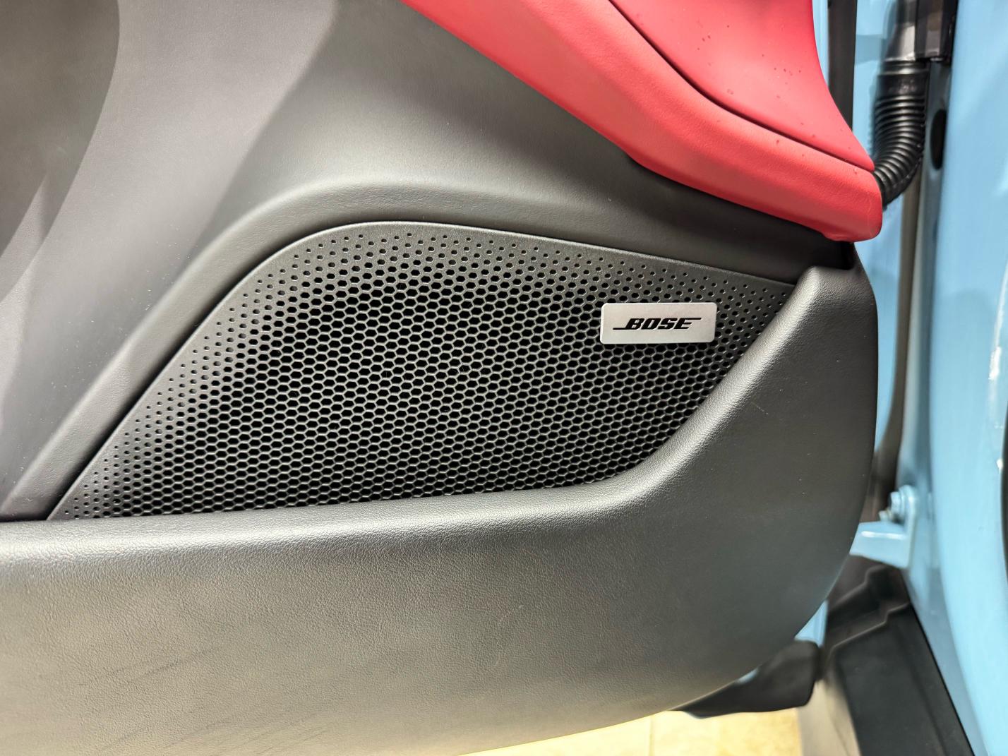 Porsche Taycan 2019 thumb 11