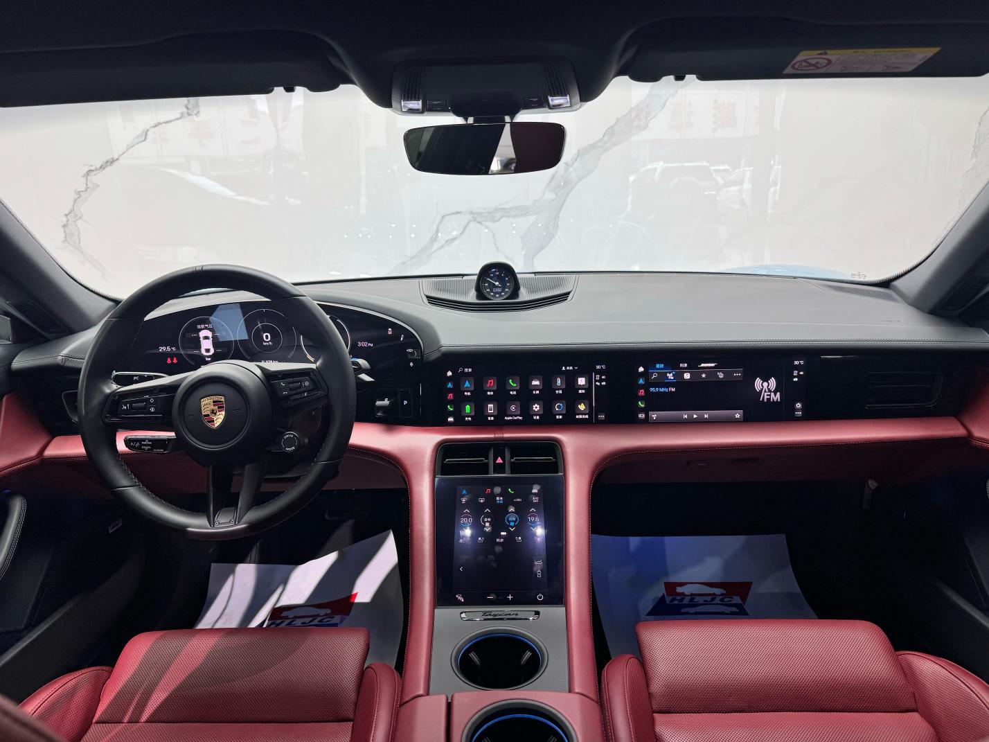 Porsche Taycan 2019 thumb 12