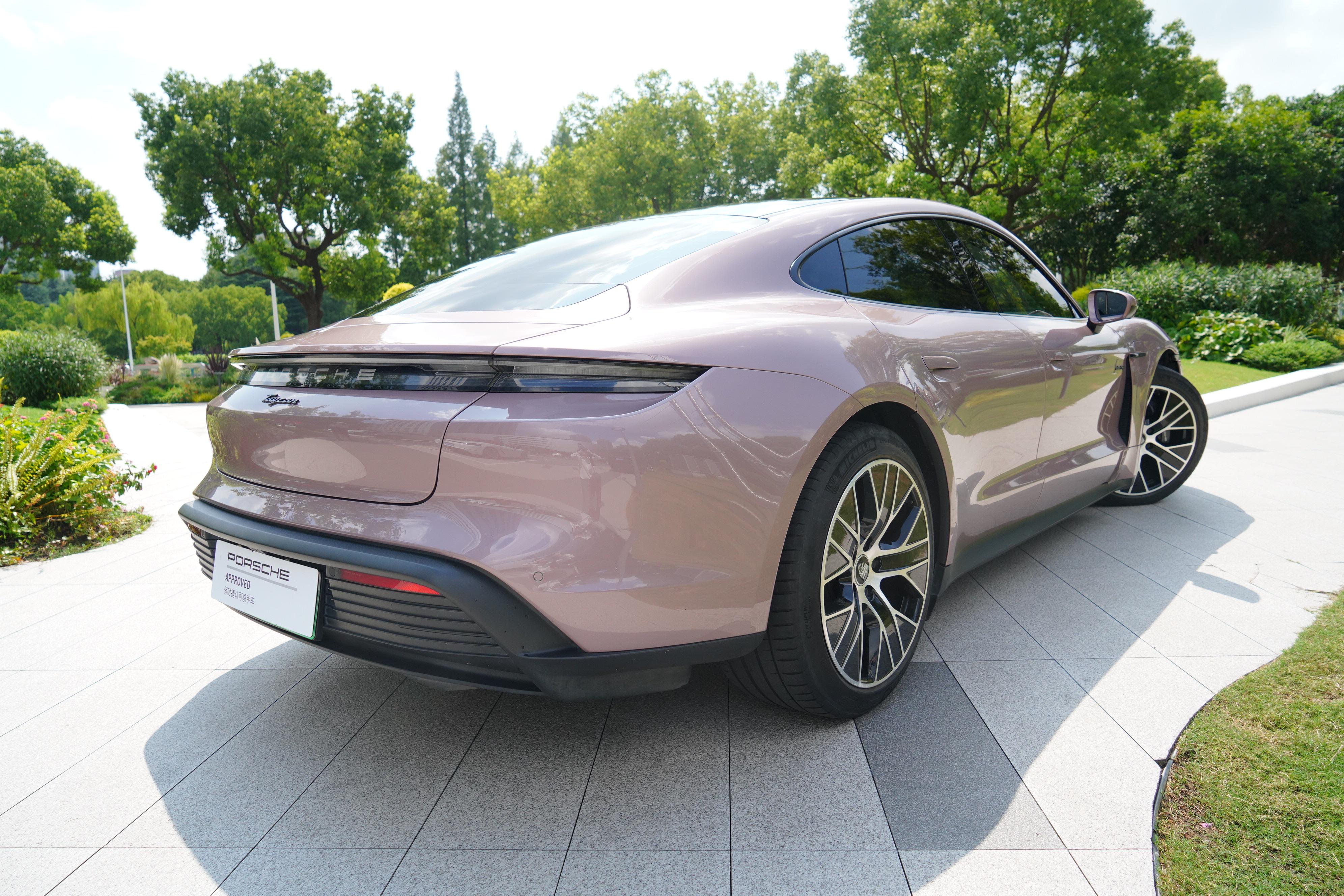 Porsche Taycan 2020 thumb 4
