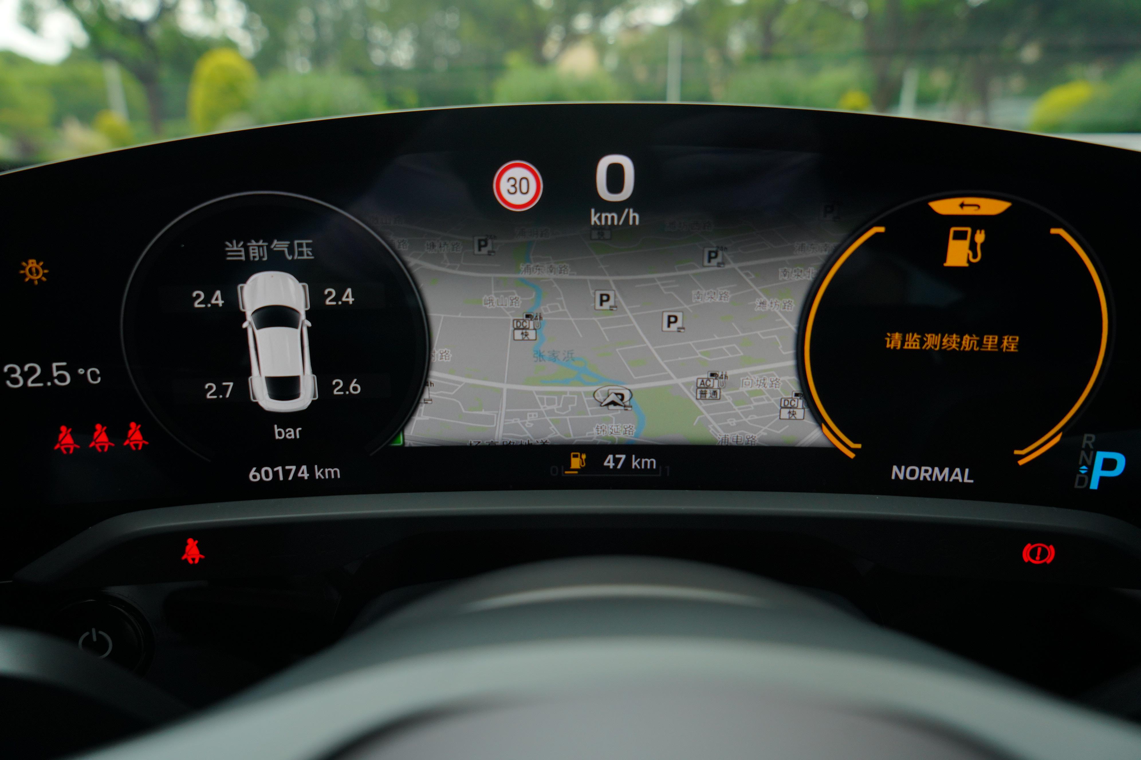 Porsche Taycan 2020 thumb 10