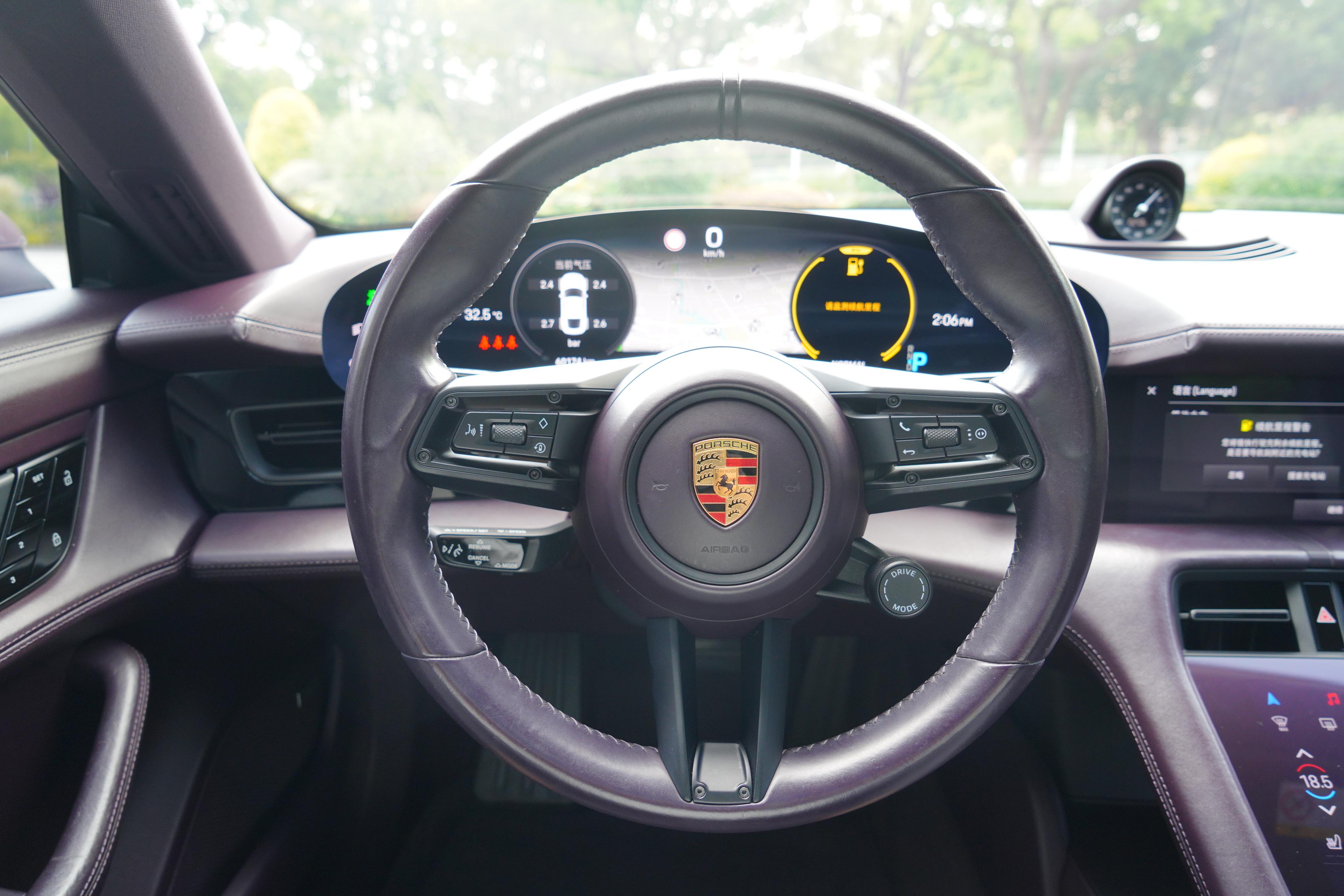 Porsche Taycan 2020 thumb 11