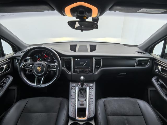 Porsche Macan 2016 thumb 12