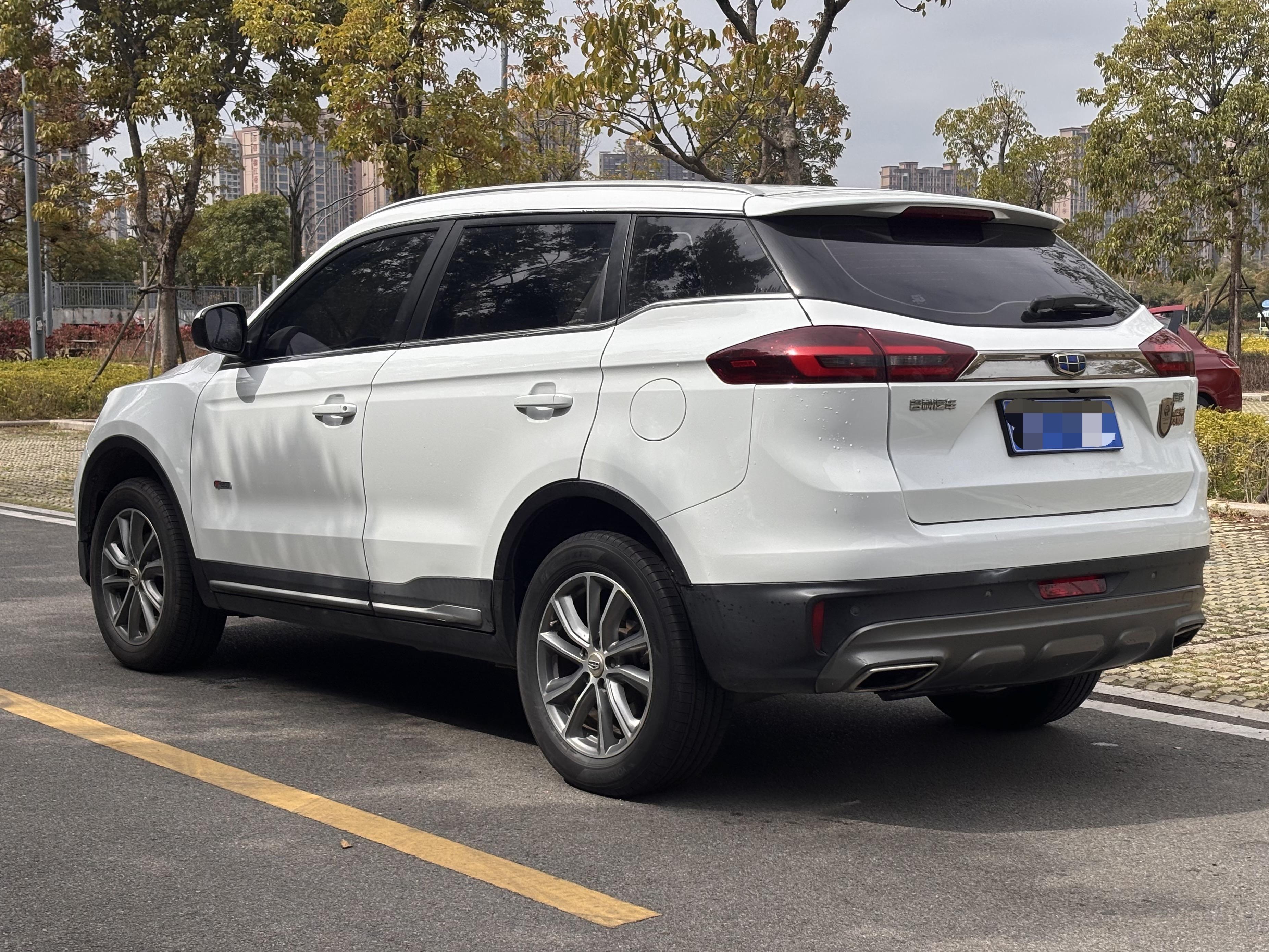 Geely Boyue 2018 thumb 11