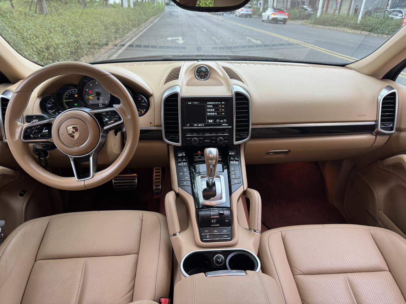Porsche Cayenne 2015 thumb 5