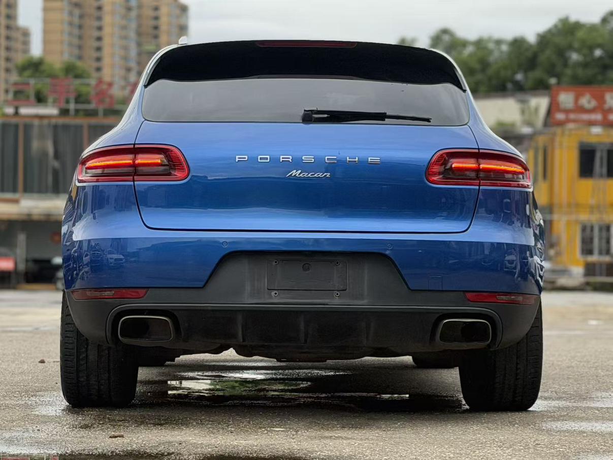 Porsche Macan 2017 thumb 3