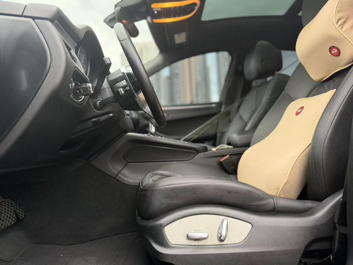 Porsche Macan 2017 thumb 5