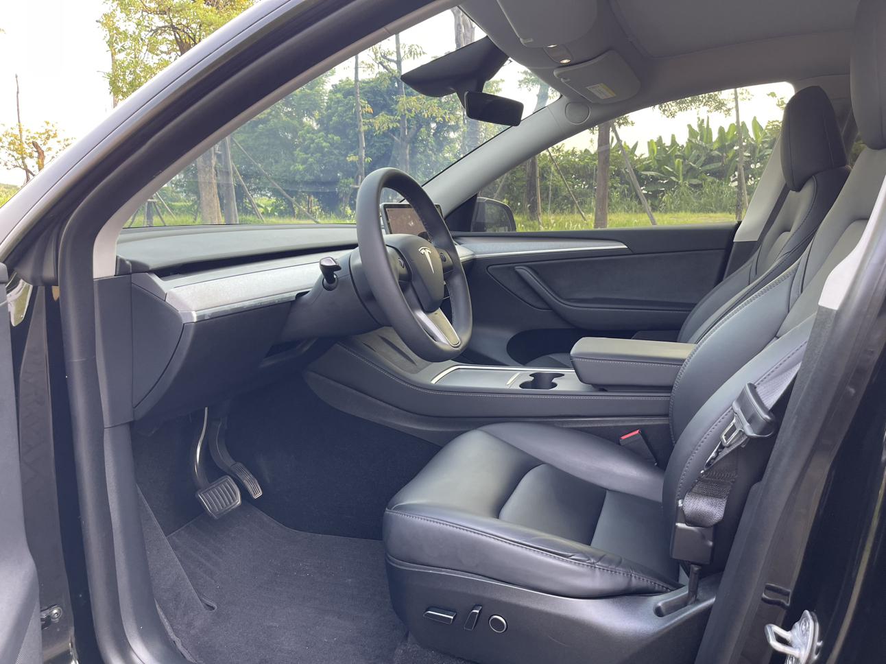 Tesla Model Y 2024 thumb 7